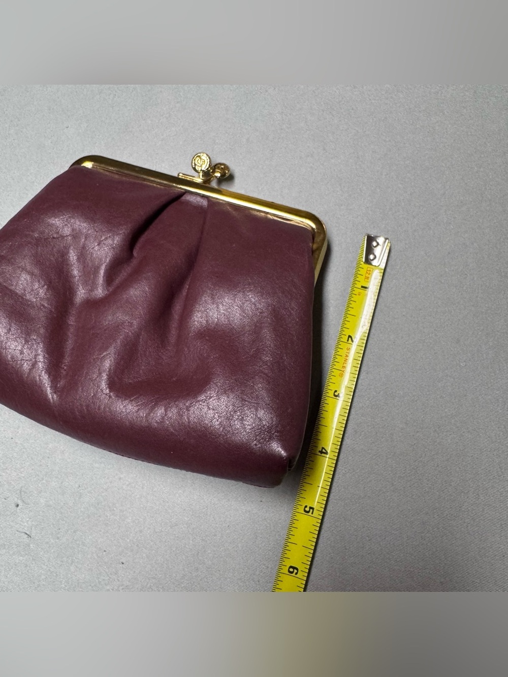 Vintage Etienne Aigner Coin Key
Purse Clutch W/ Kiss Closure oxblood leather - Picture 2 of 11